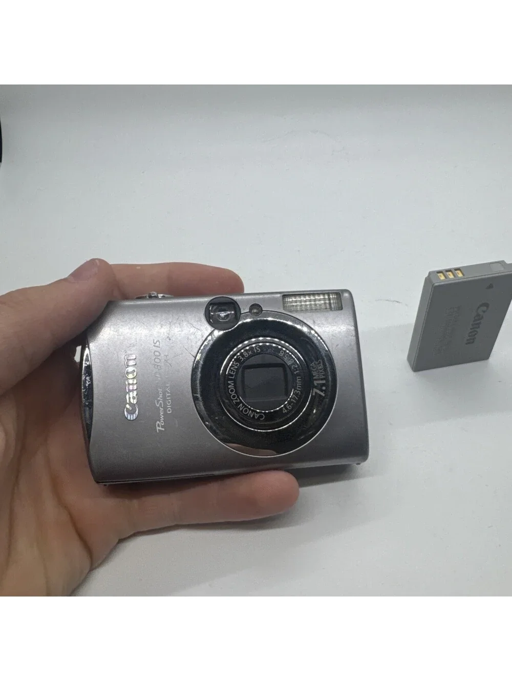 Canon Powershot SD800 IS 7.1MP Digital  ELPH Camera Powers Tested W/ Battery